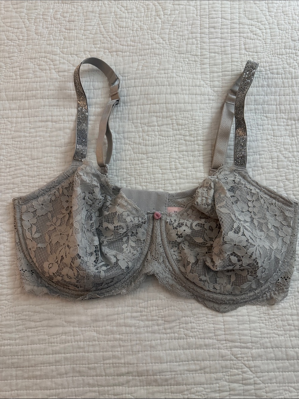 Victoria's Secret Lace Underwire Bra in Light Gray - Women's Intimates 38DDD